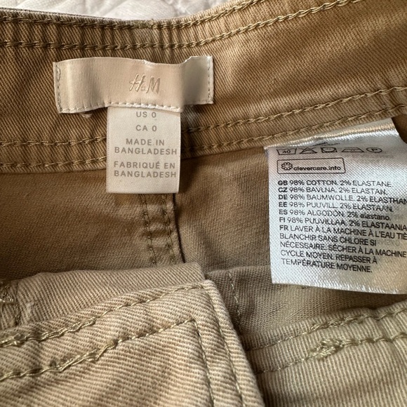 H&M Shorts - Picture 3 of 4